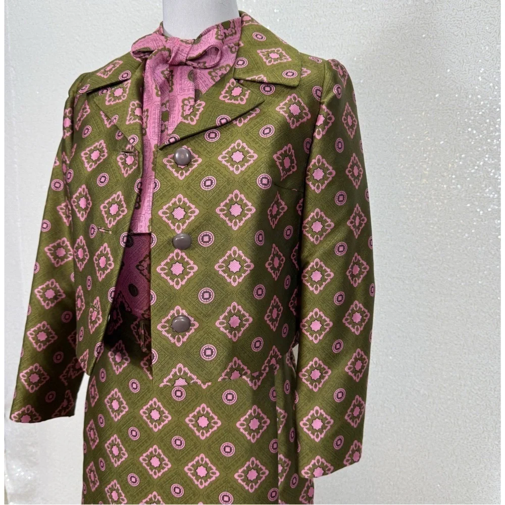 Vintage 1970s Alper Schwartz Pink & Olive Geometric Tie-Neck Dress Mod Retro Mid